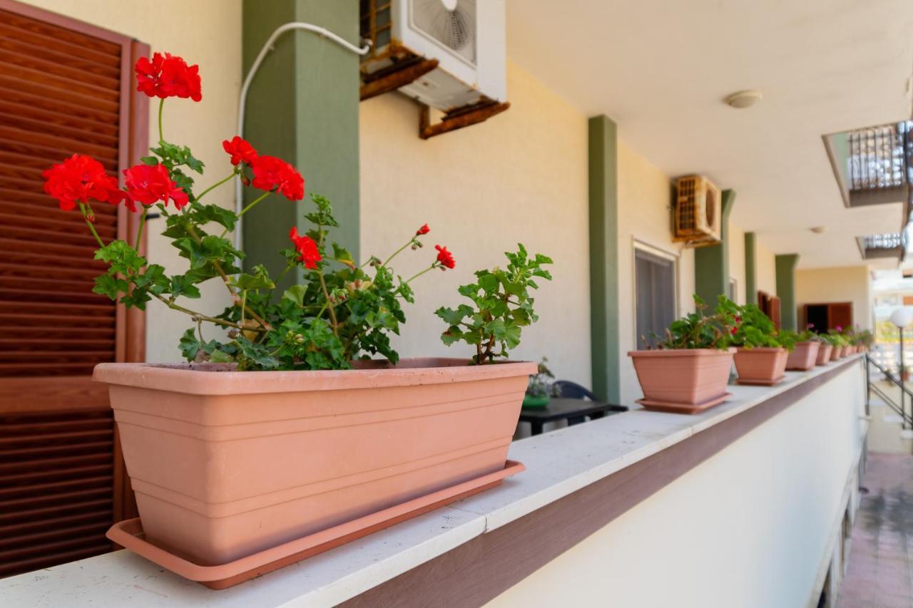 Hotel Riviera Trani Exterior photo