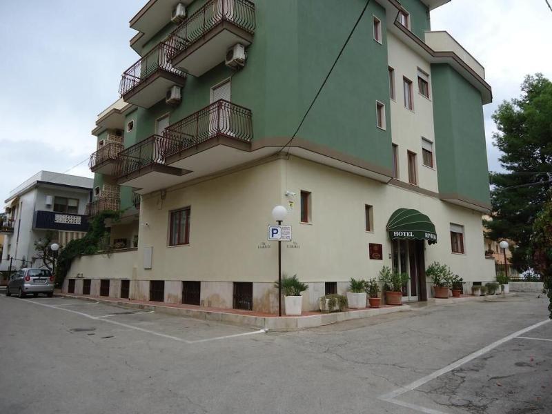 Hotel Riviera Trani Exterior photo